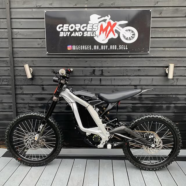 542867878_17923816638129457_244063588646631356_n. white Surron light bee x off road 2021 - Image 4