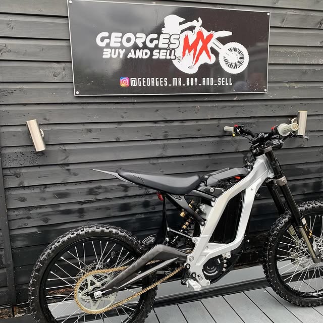 544755661_17923816644129457_1767463143238775670_n. white Surron light bee x off road 2021 - Image 5